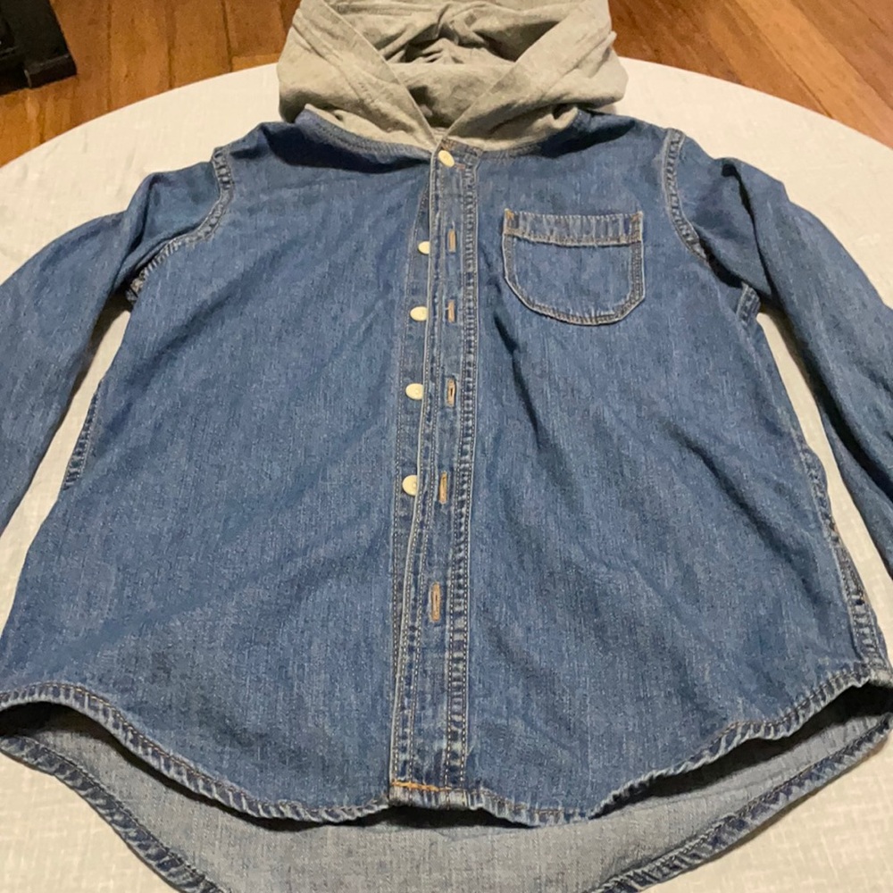 Size medium kids denim gap button down